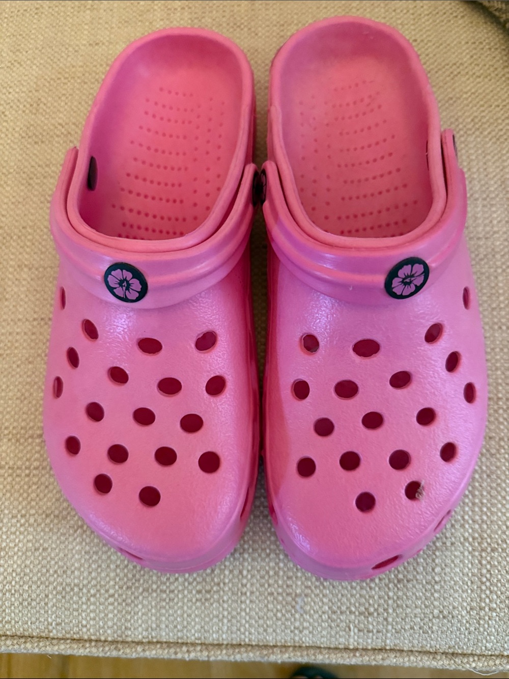 Women’s Size 8-9 Pink Foam Clog - Comfortable Everyday Slip-On